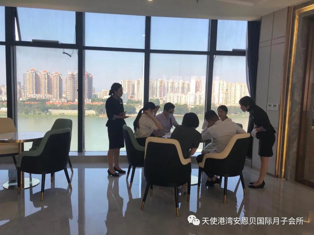 呵護(hù)母嬰,傳遞關(guān)愛(ài),安恩貝的第一次親密接觸